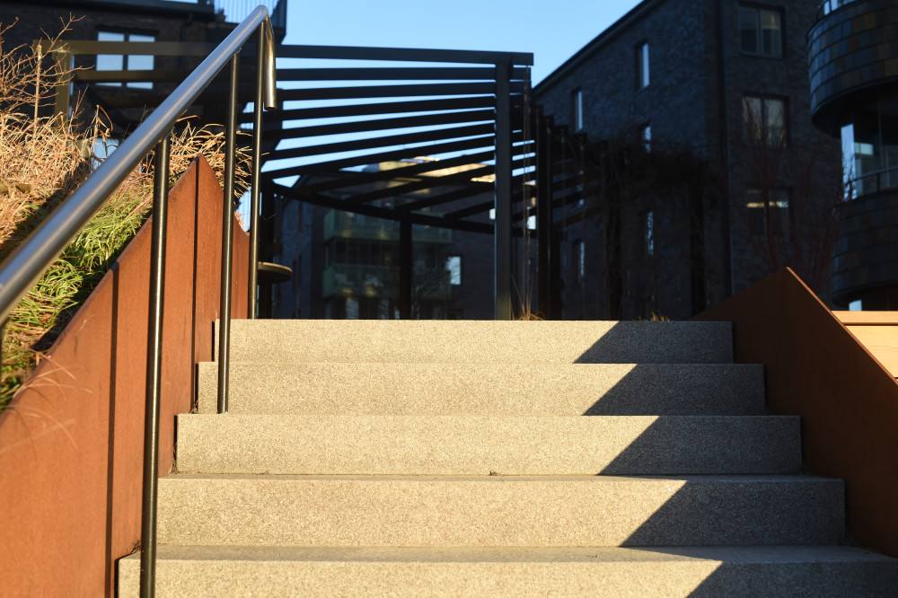 Trappa vid innergården mellan Parkhuset och Fyrtornet. Foto: Marion Sidwall